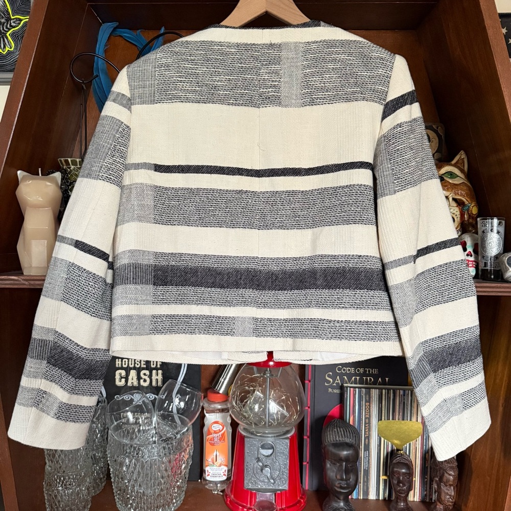 Zara - Cream and Black Striped Crop Jacket - size small - Picture 4 of 6